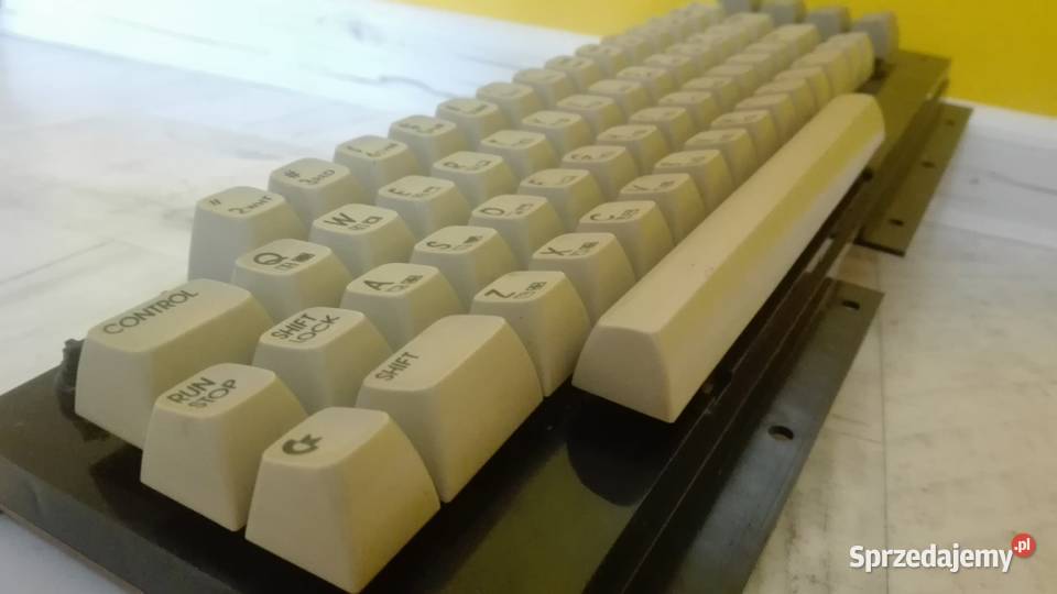 klawiatura-commodore-64-c64-ergonomiczny-ksztalt-krapkowice-539713062.jpg
